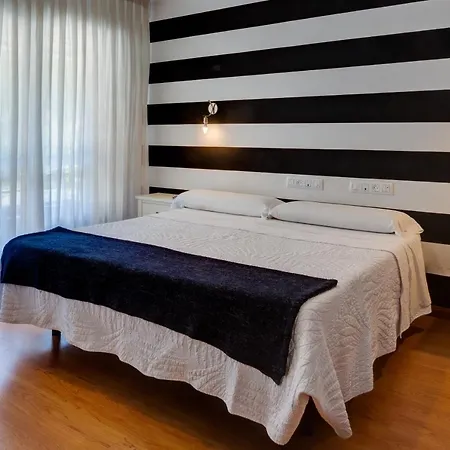 Boutique Weber's Χιχόν